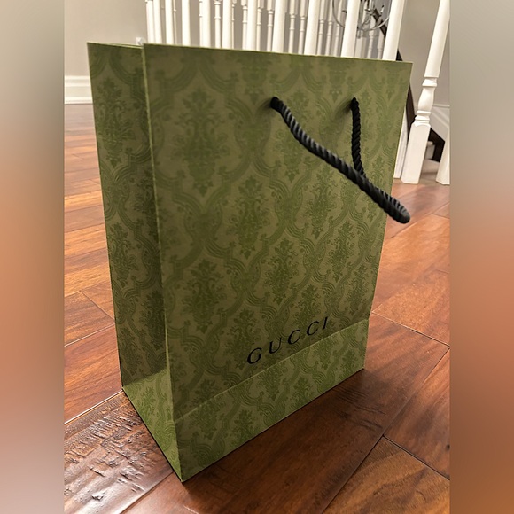 Authentic Small Gucci Paper bag - Picture 3 of 4